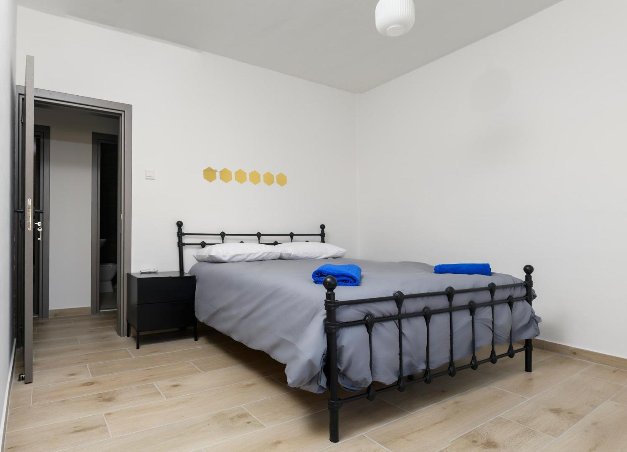 Ollies 3 Bedroom Apartment Larnaca Exterior photo